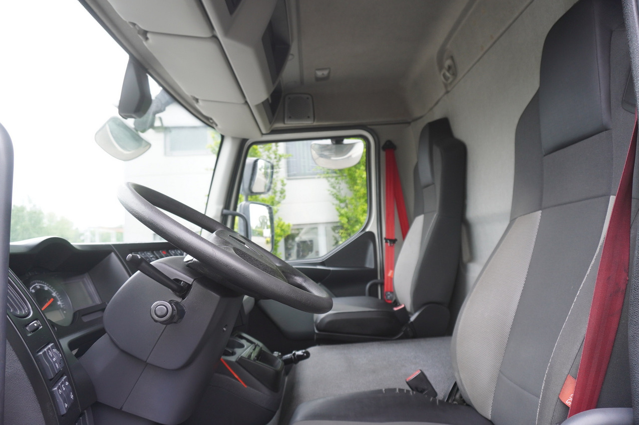Kamion frigorifer për transportimin e mishit RENAULT D13 / 140 tho km !!! / Meat hook refrigerator / Thermoking T800R / 2 units: foto 15
