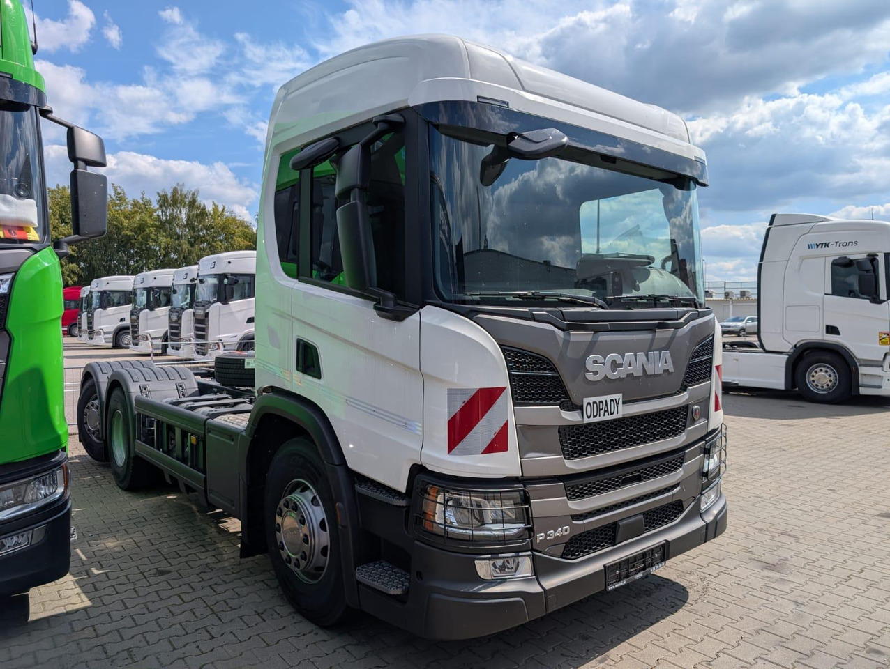 SCANIA P 340 B6x2*4NA / chassis frame / steering axle / CNG / large cab / 8 units - Kamion mbeturinash: foto 2 SCANIA P 340 B6x2*4NA / chassis frame / steering axle / CNG / large cab / 8 units - Kamion mbeturinash: foto 2