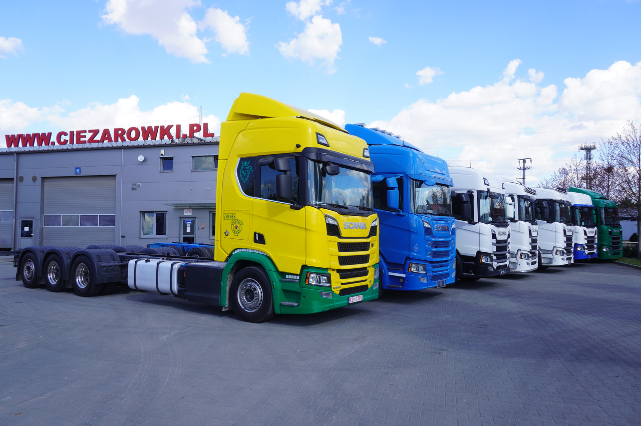 SCANIA R650 V8 / 650 HP/ frame 8.8 m / steered 4th axis / 20 units - Kamion kabinë-shasi: foto 1 SCANIA R650 V8 / 650 HP/ frame 8.8 m / steered 4th axis / 20 units - Kamion kabinë-shasi: foto 1