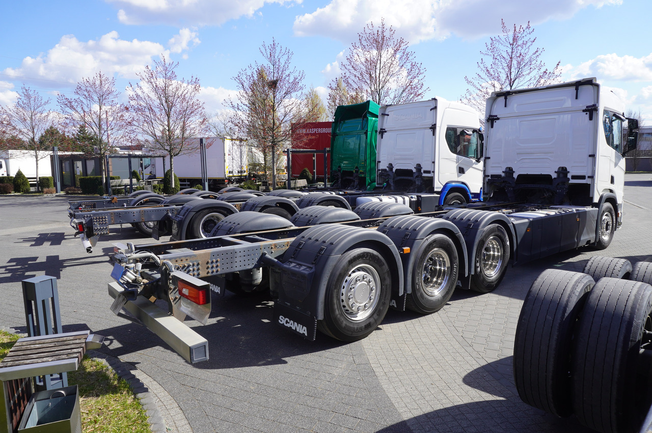 SCANIA R650 V8 / 650 HP/ frame 8.8 m / steered 4th axis / 20 units - Kamion me vinç: foto 5 SCANIA R650 V8 / 650 HP/ frame 8.8 m / steered 4th axis / 20 units - Kamion me vinç: foto 5