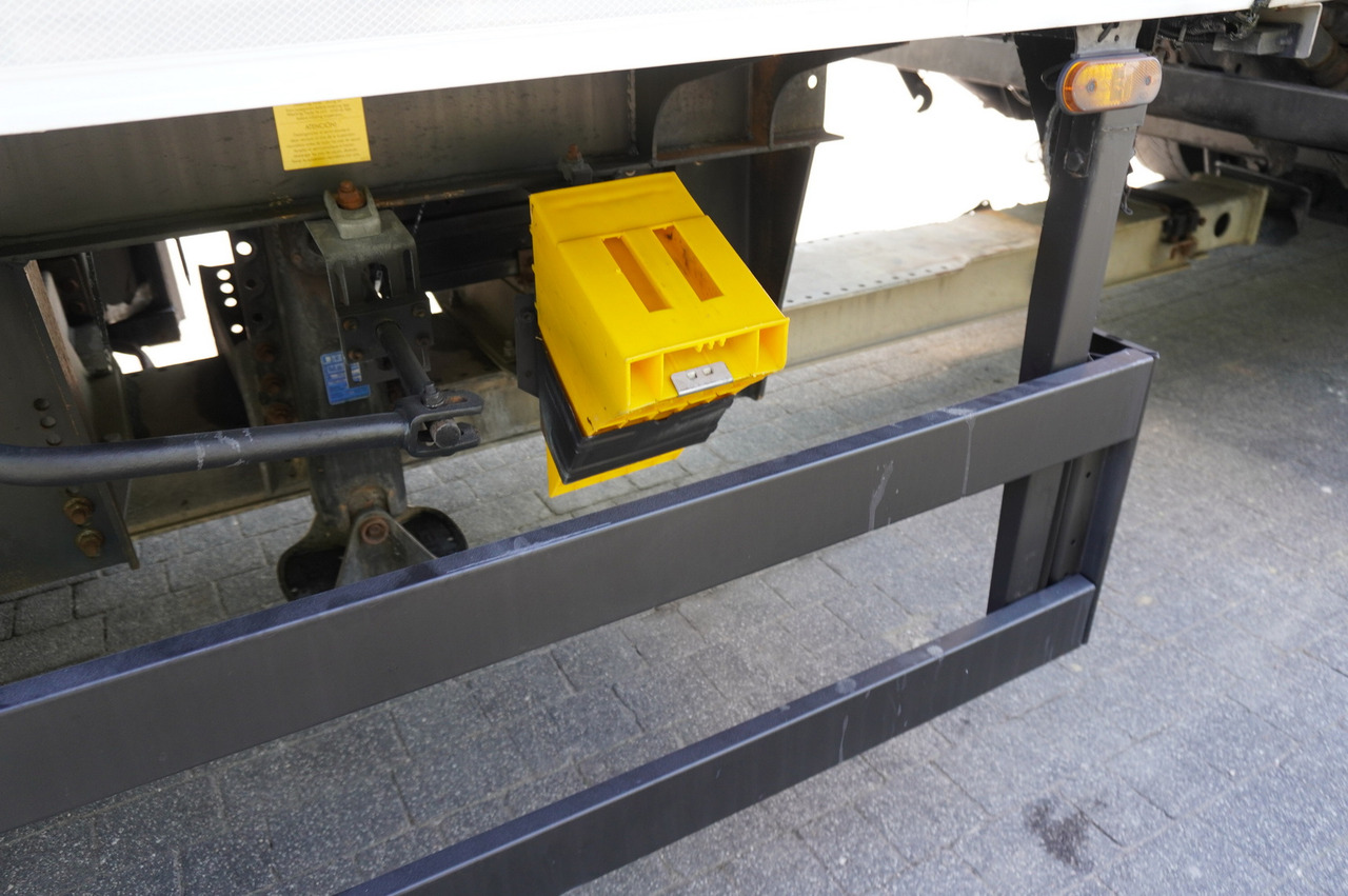 Kamion frigorifer VOLVO FH 440 E5 6×2 Schmitz Refrigerator – pass-through Set 38 pallets: foto 17