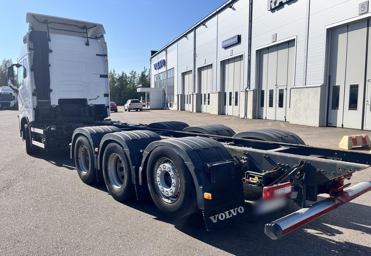 VOLVO FH 650 8x4 / Truck chassis / Sleeper cab - Kamion me vinç: foto 4 VOLVO FH 650 8x4 / Truck chassis / Sleeper cab - Kamion me vinç: foto 4