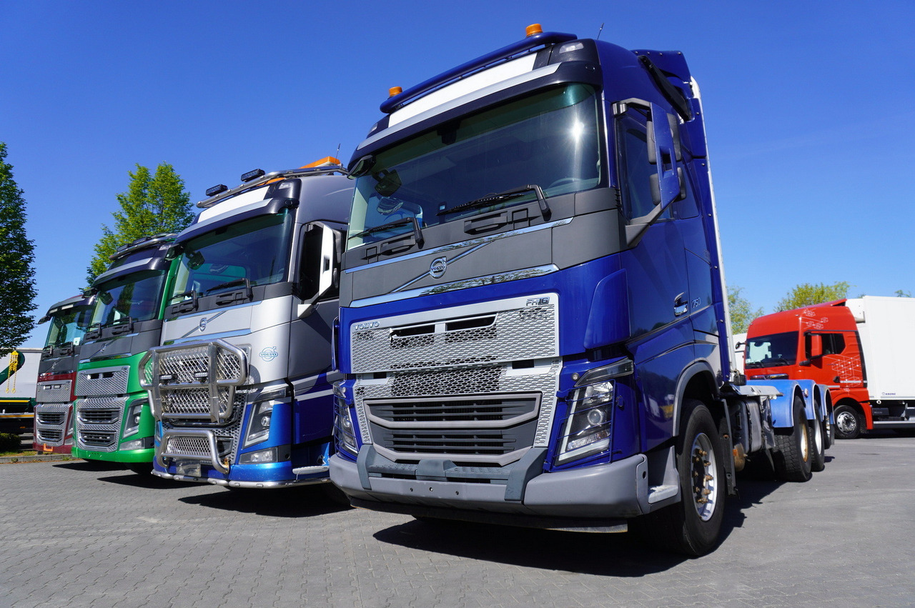 VOLVO FH16 750 / 750 HP! / chassis / 4 units 8x4 - Kamion me vinç: foto 4 VOLVO FH16 750 / 750 HP! / chassis / 4 units 8x4 - Kamion me vinç: foto 4