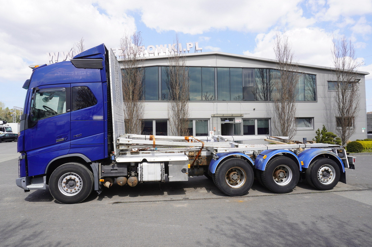 VOLVO FH16 750 8x4 / 750 HP! / 20 t load capacity / stanchion superstructure - Kamion me vinç: foto 5 VOLVO FH16 750 8x4 / 750 HP! / 20 t load capacity / stanchion superstructure - Kamion me vinç: foto 5