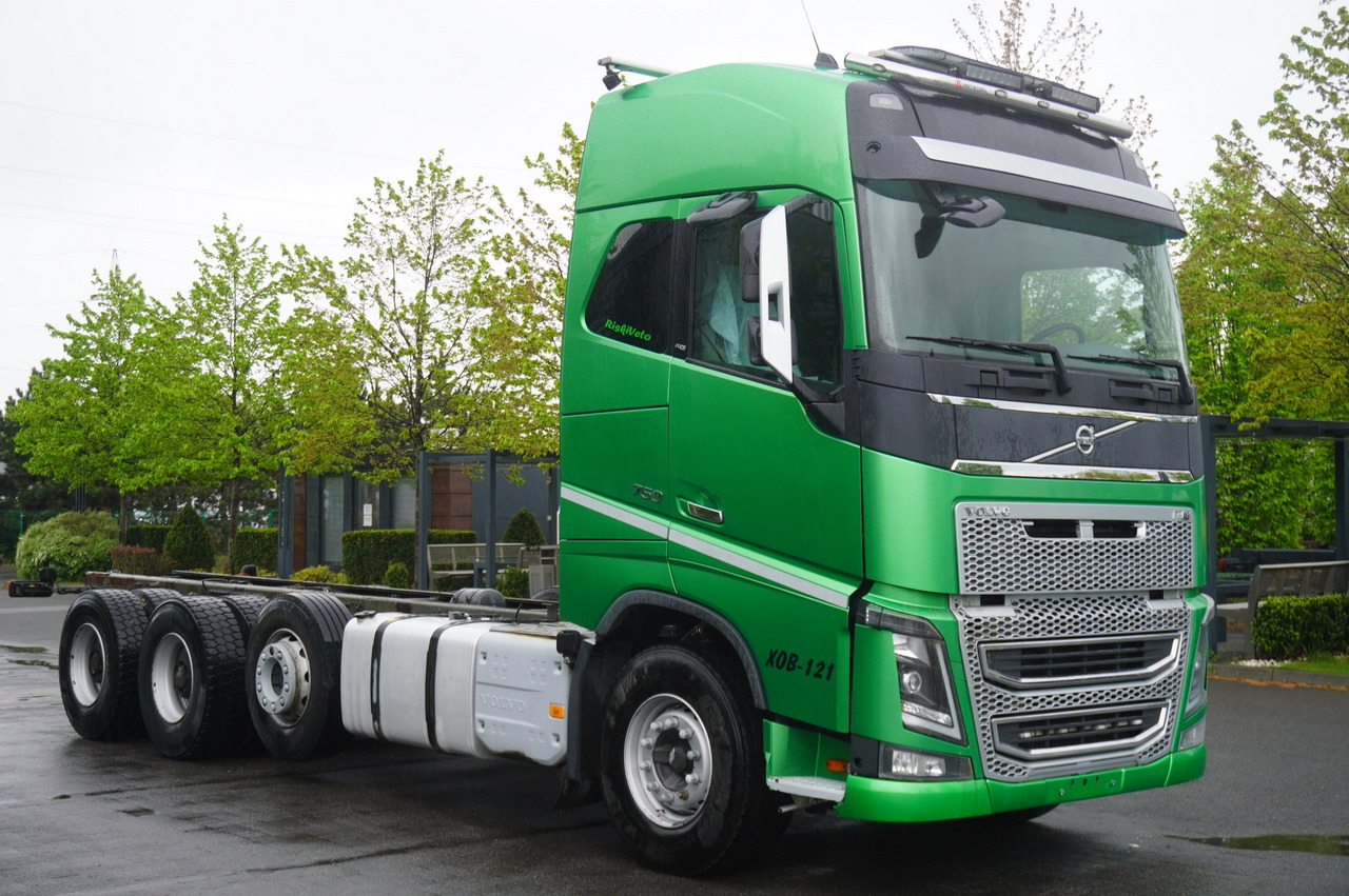 VOLVO Volvo FH16 750 8×4 / 750 HP! / 7.2 m chassis - Kamion me vinç: foto 1 VOLVO Volvo FH16 750 8×4 / 750 HP! / 7.2 m chassis - Kamion me vinç: foto 1