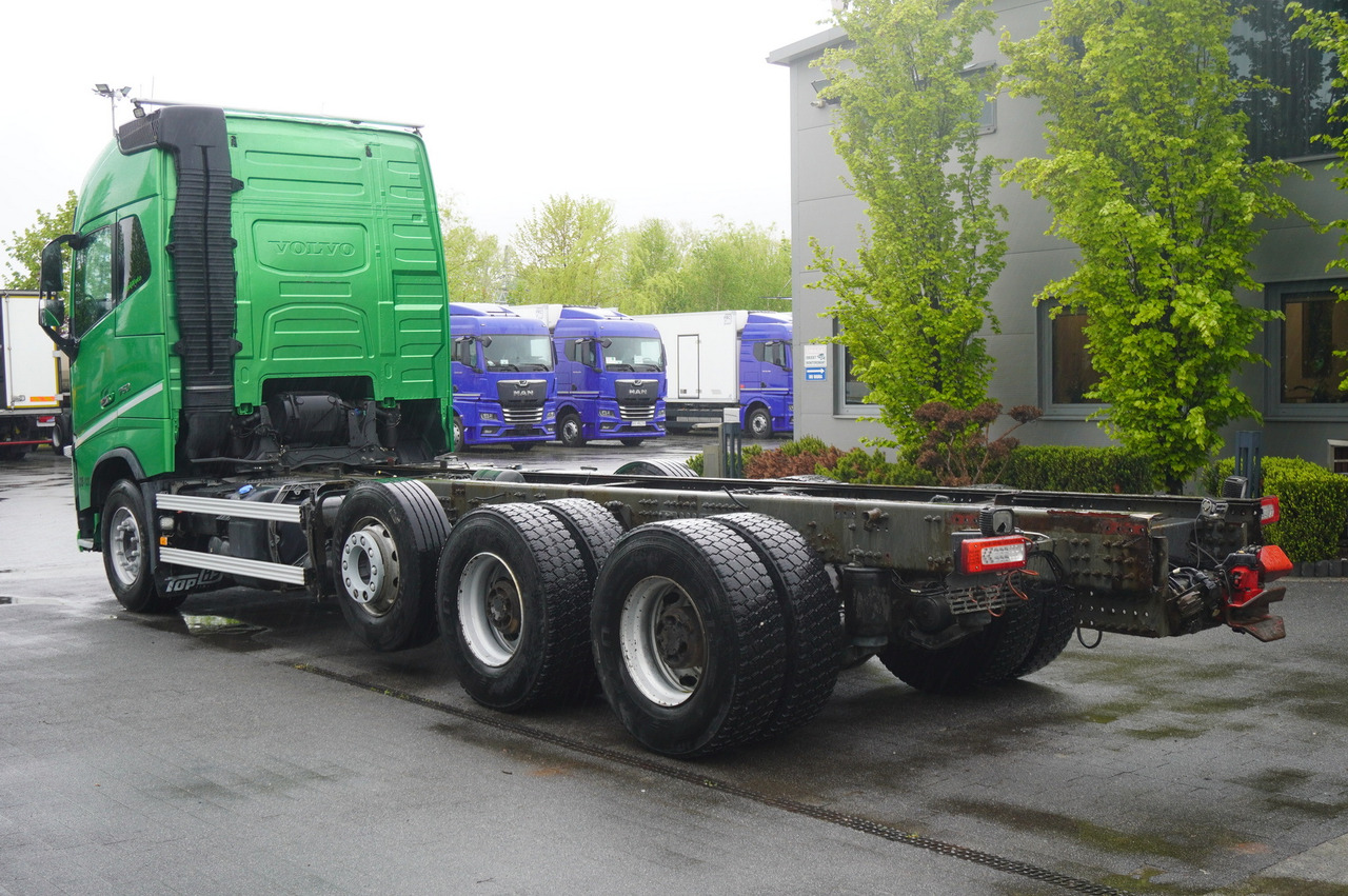 VOLVO Volvo FH16 750 8×4 / 750 HP! / 7.2 m chassis - Kamion me vinç: foto 5 VOLVO Volvo FH16 750 8×4 / 750 HP! / 7.2 m chassis - Kamion me vinç: foto 5