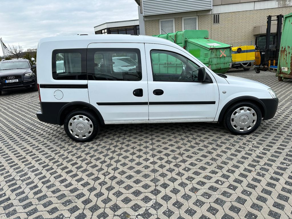 Opel Combo 1.4 TWINPORT ECOTEC Arizona - Furgon pasagjerësh: foto 3 Opel Combo 1.4 TWINPORT ECOTEC Arizona - Furgon pasagjerësh: foto 3