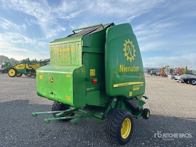 2012 John Deere 864P Round Baler - Dengmbledhëse e rrumbullakët: foto 3 2012 John Deere 864P Round Baler - Dengmbledhëse e rrumbullakët: foto 3