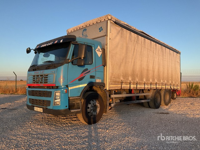 2003 Volvo FM12 62 DT 6x2 Curtain Side Truck - Trince/ Grirese degesh dhe bari: foto 1 2003 Volvo FM12 62 DT 6x2 Curtain Side Truck - Trince/ Grirese degesh dhe bari: foto 1