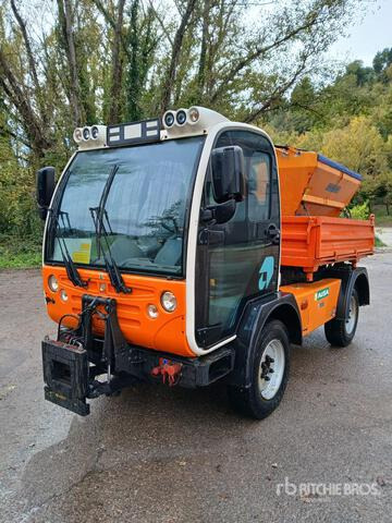 2004 Ausa M250DH X4 4x4 Snow Plow Truck - Makinë për heqjen e borës: foto 1 2004 Ausa M250DH X4 4x4 Snow Plow Truck - Makinë për heqjen e borës: foto 1