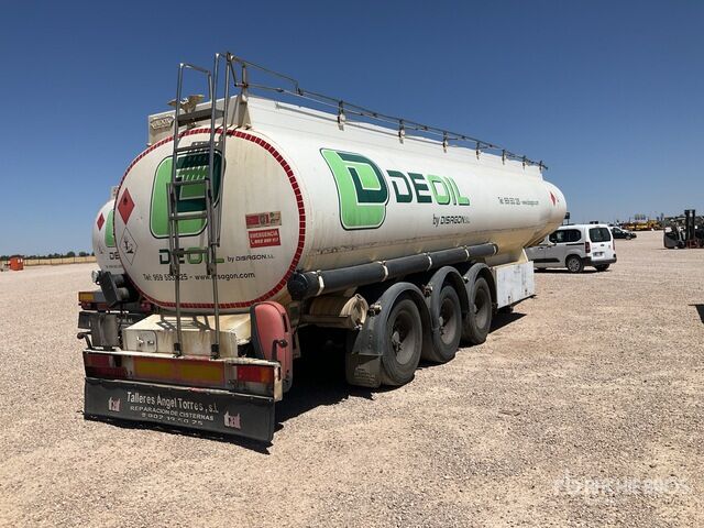 2004 ROS ROCA SC3 Tri/A Tanker Trailer - Gjysmë rimorkio me bot: foto 3 2004 ROS ROCA SC3 Tri/A Tanker Trailer - Gjysmë rimorkio me bot: foto 3