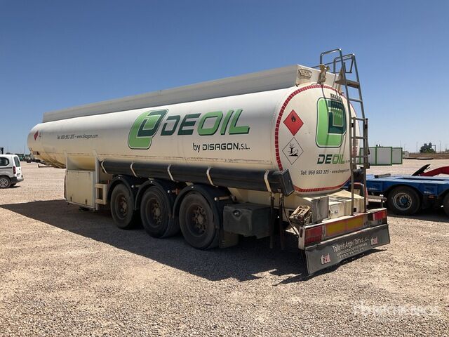 2004 ROS ROCA SC3 Tri/A Tanker Trailer - Gjysmë rimorkio me bot: foto 2 2004 ROS ROCA SC3 Tri/A Tanker Trailer - Gjysmë rimorkio me bot: foto 2