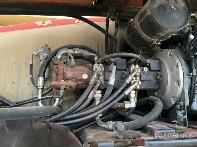 2005 JLG 1250AJP 4WD Diesel Articulating Boom Lift - Krah me çernjerë: foto 4 2005 JLG 1250AJP 4WD Diesel Articulating Boom Lift - Krah me çernjerë: foto 4