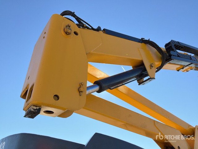 2006 Haulotte HA12IP 2WD Electric Articulating Boom Lift - Krah me çernjerë: foto 4 2006 Haulotte HA12IP 2WD Electric Articulating Boom Lift - Krah me çernjerë: foto 4