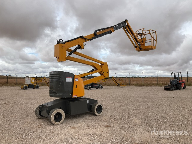 2007 Haulotte HA15IP 2WD Electric Articulating Boom Lift - Krah me çernjerë: foto 1 2007 Haulotte HA15IP 2WD Electric Articulating Boom Lift - Krah me çernjerë: foto 1