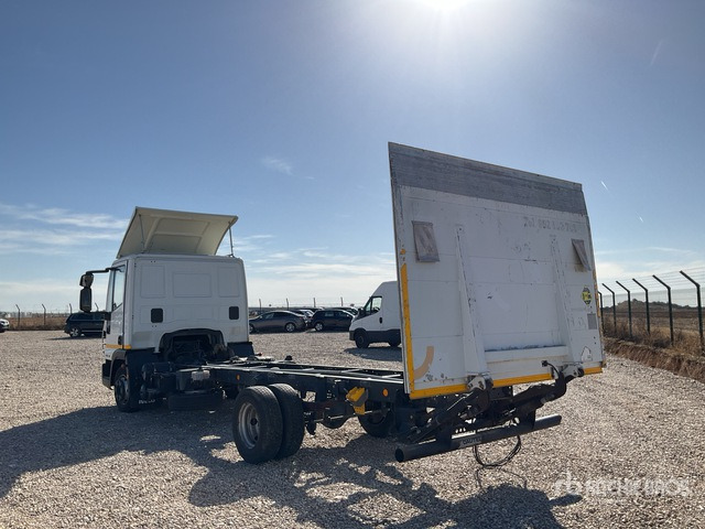 2012 Iveco Eurocargo 75E18 4x2 Cab and Chassis - Kamion kabinë-shasi: foto 3 2012 Iveco Eurocargo 75E18 4x2 Cab and Chassis - Kamion kabinë-shasi: foto 3