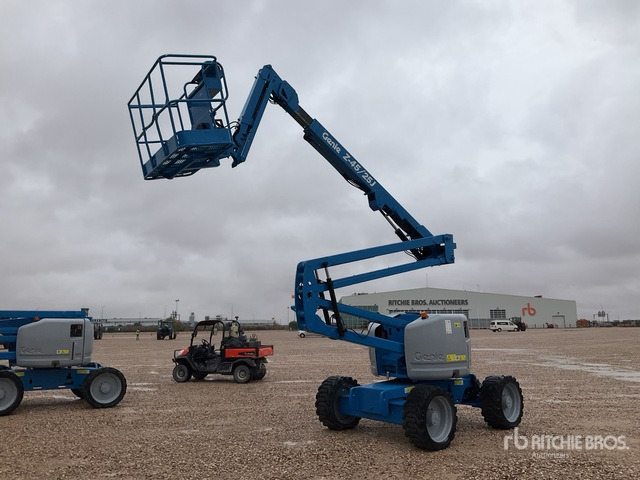 2013 Genie Z45/25J 4WD Diesel Articulating Boom Lift - Krah me çernjerë: foto 3 2013 Genie Z45/25J 4WD Diesel Articulating Boom Lift - Krah me çernjerë: foto 3