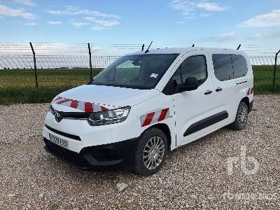 TOYOTA PROACE - Furgon: foto 1 TOYOTA PROACE - Furgon: foto 1