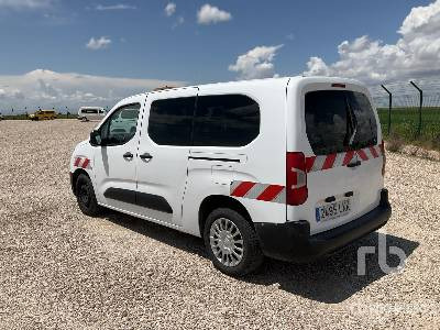TOYOTA PROACE - Furgon: foto 2 TOYOTA PROACE - Furgon: foto 2