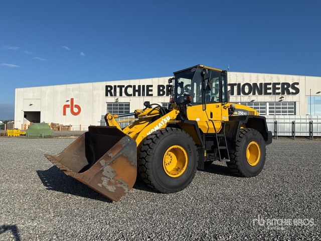 2003 Komatsu WA250-5 Pala gommata - Fadrom me goma: foto 1 2003 Komatsu WA250-5 Pala gommata - Fadrom me goma: foto 1