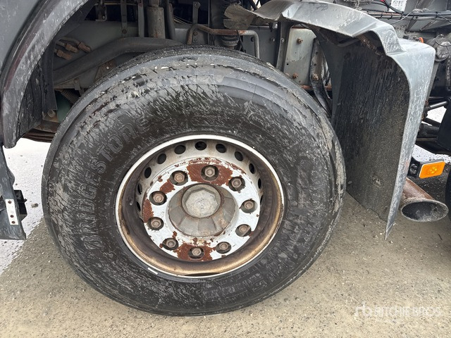 2003 Volvo FM12 8x2 Roll-Off Truck - Kamion vetëngarkues: foto 5 2003 Volvo FM12 8x2 Roll-Off Truck - Kamion vetëngarkues: foto 5