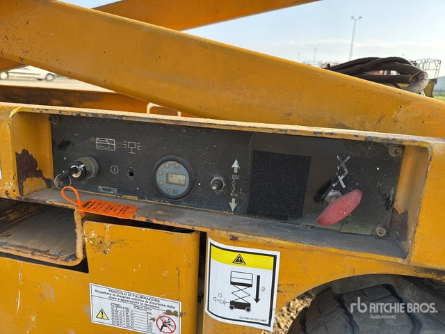 2007 Haulotte Compact 10N Electric Scissor Lift - Ngritës gërshërë: foto 5 2007 Haulotte Compact 10N Electric Scissor Lift - Ngritës gërshërë: foto 5