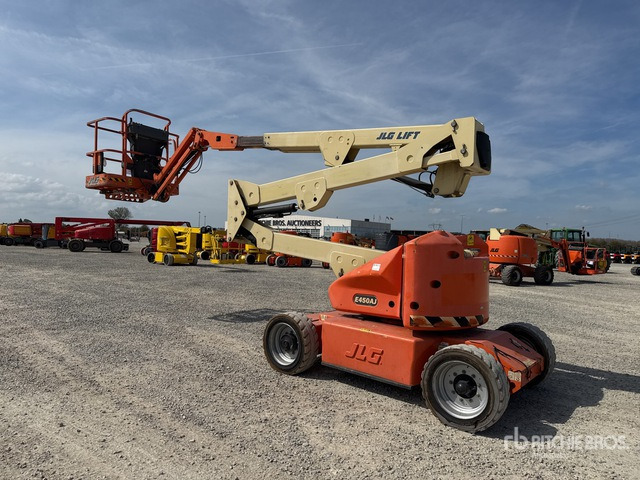 2008 JLG E450AJ V A069 Piattaforma monobraccio articolata - Krah me çernjerë: foto 3 2008 JLG E450AJ V A069 Piattaforma monobraccio articolata - Krah me çernjerë: foto 3
