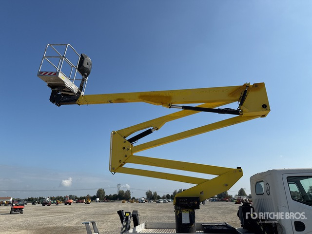 2011 Renault Maxity 110Dxi 2011 Socage DA320 20 m on Bucket Truck - Platformë ajrore e montuar në kamion: foto 5 2011 Renault Maxity 110Dxi 2011 Socage DA320 20 m on Bucket Truck - Platformë ajrore e montuar në kamion: foto 5
