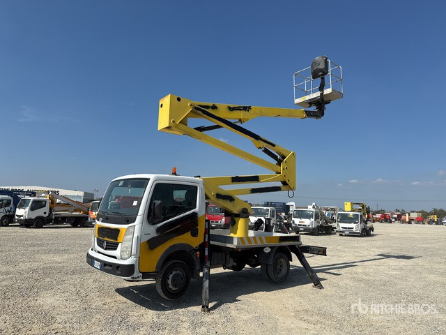 2011 Renault Maxity 110Dxi 2011 Socage DA320 20 m on Bucket Truck - Platformë ajrore e montuar në kamion: foto 1 2011 Renault Maxity 110Dxi 2011 Socage DA320 20 m on Bucket Truck - Platformë ajrore e montuar në kamion: foto 1