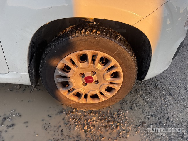 2014 Fiat Panda Automobile - Veturë: foto 4 2014 Fiat Panda Automobile - Veturë: foto 4