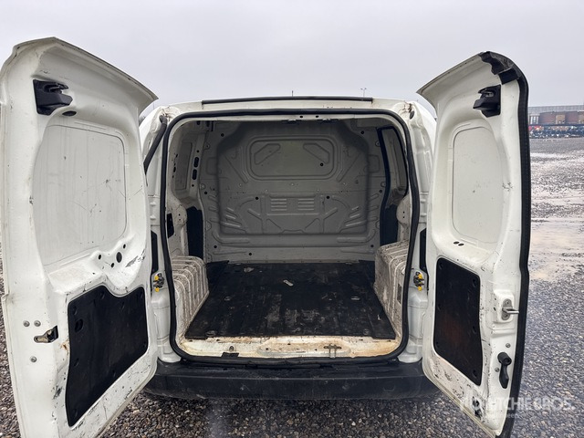 2017 Fiat Fiorino Van Truck - Kamion vagonetë: foto 4 2017 Fiat Fiorino Van Truck - Kamion vagonetë: foto 4