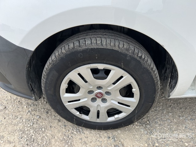 2018 Fiat Doblo CARGO COMBI 1.3 MJT 16V SX N1 Van Truck - Furgon i vogël: foto 4 2018 Fiat Doblo CARGO COMBI 1.3 MJT 16V SX N1 Van Truck - Furgon i vogël: foto 4