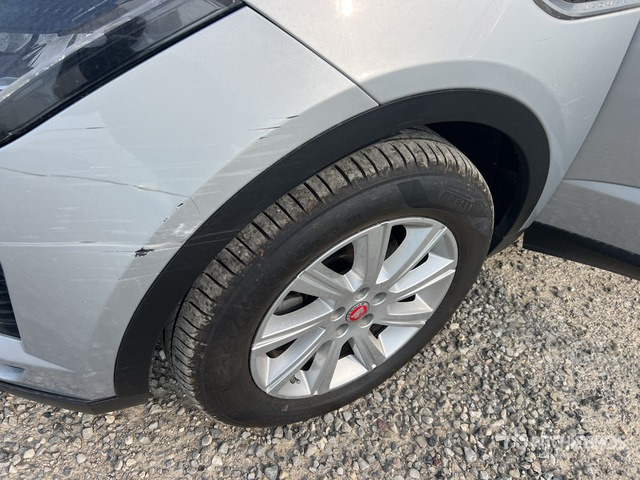 2019 Jaguar E-Pace D150 Automobile - Veturë: foto 5 2019 Jaguar E-Pace D150 Automobile - Veturë: foto 5