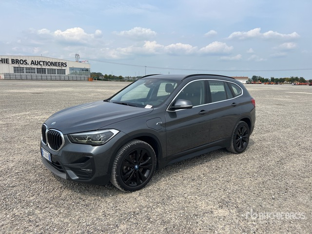 2022 BMW X1 Hybrid xDrive 25e Automobile - Veturë: foto 1 2022 BMW X1 Hybrid xDrive 25e Automobile - Veturë: foto 1