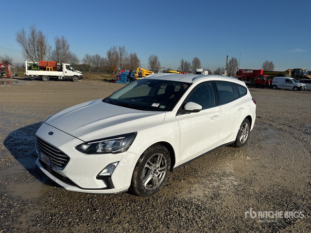 Ford Focus Automobile - Veturë: foto 1 Ford Focus Automobile - Veturë: foto 1