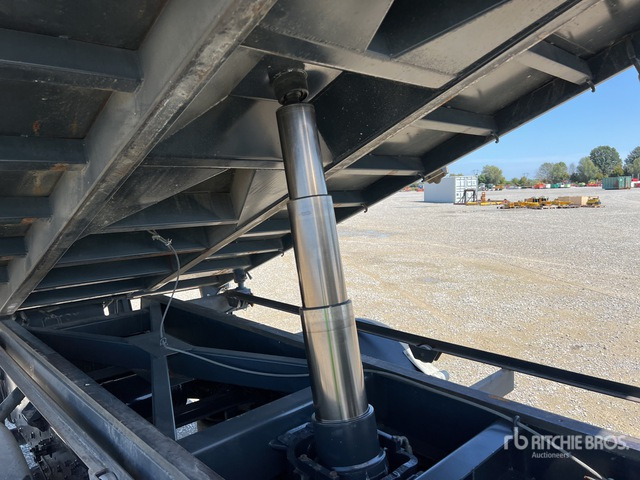 Iveco Eurocargo 140E18 Autocarro ribaltabile - Kamion vetëshkarkues: foto 4 Iveco Eurocargo 140E18 Autocarro ribaltabile - Kamion vetëshkarkues: foto 4