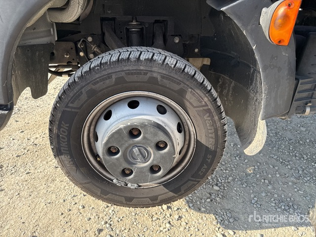 Nissan Cabstar 35.12 Piattaforma autocarrata - Platformë ajrore e montuar në kamion: foto 5 Nissan Cabstar 35.12 Piattaforma autocarrata - Platformë ajrore e montuar në kamion: foto 5