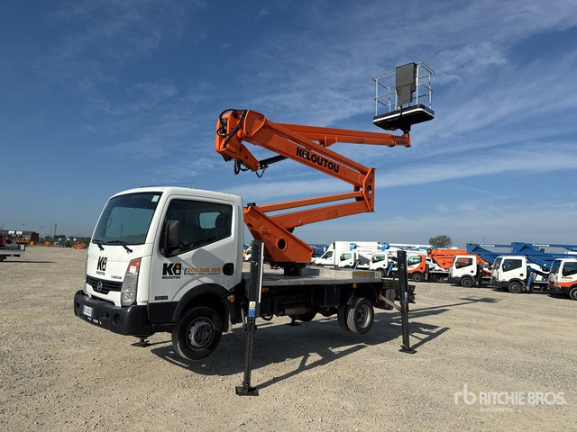 Nissan Cabstar 35.12 Piattaforma autocarrata - Platformë ajrore e montuar në kamion: foto 2 Nissan Cabstar 35.12 Piattaforma autocarrata - Platformë ajrore e montuar në kamion: foto 2