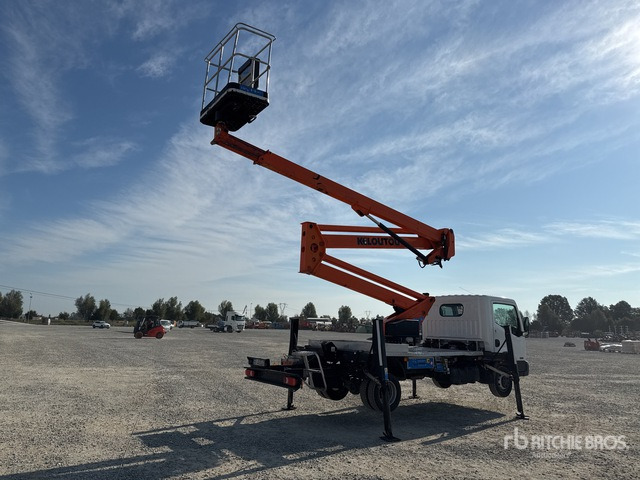 Nissan Cabstar 35.12 Piattaforma autocarrata - Platformë ajrore e montuar në kamion: foto 4 Nissan Cabstar 35.12 Piattaforma autocarrata - Platformë ajrore e montuar në kamion: foto 4