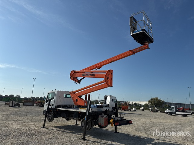 Nissan Cabstar 35.12 Piattaforma autocarrata - Platformë ajrore e montuar në kamion: foto 3 Nissan Cabstar 35.12 Piattaforma autocarrata - Platformë ajrore e montuar në kamion: foto 3