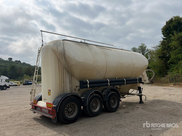 2001 Spitzer Eurovrac S27DRF030 Remorque Citerne Pulverisateur Sprayer Transport Trailer - Gjysmë rimorkio silo: foto 4 2001 Spitzer Eurovrac S27DRF030 Remorque Citerne Pulverisateur Sprayer Transport Trailer - Gjysmë rimorkio silo: foto 4