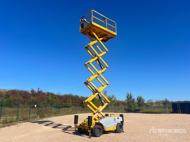 2007 Haulotte Compact 12DX 4x4 Nacelle Ciseaux Scissor Lift - Ngritës gërshërë: foto 3 2007 Haulotte Compact 12DX 4x4 Nacelle Ciseaux Scissor Lift - Ngritës gërshërë: foto 3