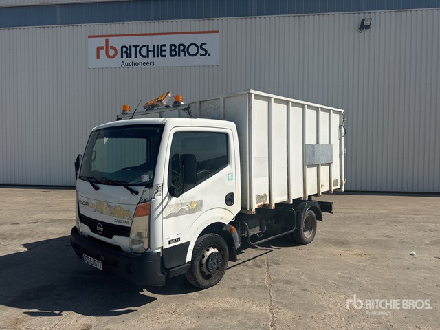 2007 Nissan Cabstar 35.11 4x2 Camion Benne Dump Truck: Light Duty - Kamion vetëshkarkues: foto 1 2007 Nissan Cabstar 35.11 4x2 Camion Benne Dump Truck: Light Duty - Kamion vetëshkarkues: foto 1