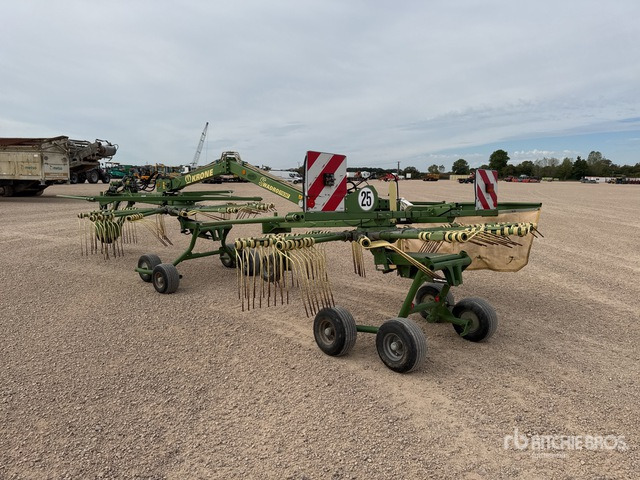 2012 Krone Swadro 710/26T 7.10 m 2 Rotor Andaineur Hay Rake - Barkthyese/ Shkundës bari: foto 3 2012 Krone Swadro 710/26T 7.10 m 2 Rotor Andaineur Hay Rake - Barkthyese/ Shkundës bari: foto 3