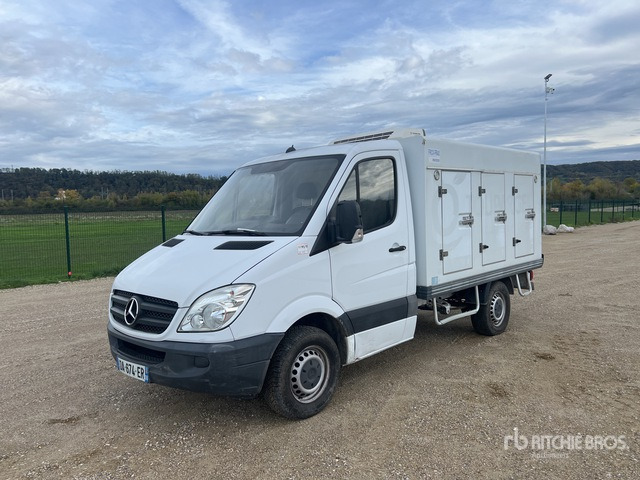 2013 Mercedes-Benz Sprinter 4x2 Camion Frigorifique 4x2 Refrigerated Truck - Kamion frigorifer: foto 1 2013 Mercedes-Benz Sprinter 4x2 Camion Frigorifique 4x2 Refrigerated Truck - Kamion frigorifer: foto 1
