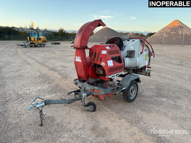 2014 Bugnot 55 BVN56 Broyeur A Vegetaux (Inoperable) Wood Chipper - Copëtuese druri: foto 2 2014 Bugnot 55 BVN56 Broyeur A Vegetaux (Inoperable) Wood Chipper - Copëtuese druri: foto 2