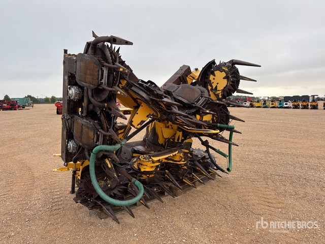 2014 New Holland 750SFIE Bec A Mais 10 Rangs 10 Row Corn Forage Harvester Header - Korrëse misri: foto 2 2014 New Holland 750SFIE Bec A Mais 10 Rangs 10 Row Corn Forage Harvester Header - Korrëse misri: foto 2