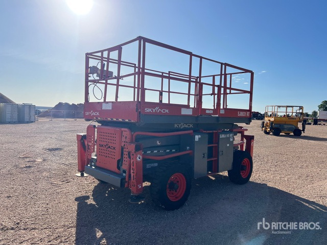 2017 Skyjack SJ8831 4x4 Nacelle Ciseaux 12 m (Inope ... Scissor Lift - Ngritës gërshërë: foto 4 2017 Skyjack SJ8831 4x4 Nacelle Ciseaux 12 m (Inope ... Scissor Lift - Ngritës gërshërë: foto 4