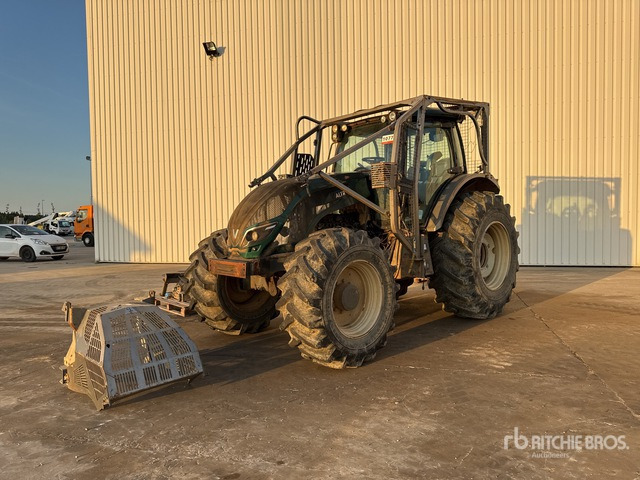 2017 Valtra T174 (Inoperable) 4WD Tractor - Traktor: foto 2 2017 Valtra T174 (Inoperable) 4WD Tractor - Traktor: foto 2