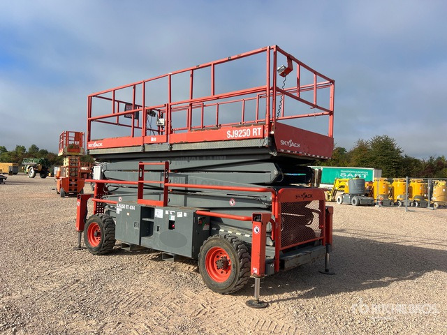 2018 Skyjack SJ9250 RT 4x4 Nacelle Ciseaux Scissor Lift - Ngritës gërshërë: foto 4 2018 Skyjack SJ9250 RT 4x4 Nacelle Ciseaux Scissor Lift - Ngritës gërshërë: foto 4